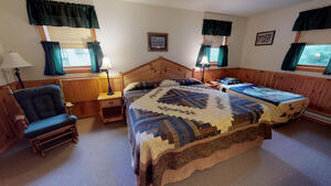 Spruce Cabin Photo 9