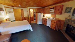 Suite 2 Photo 3