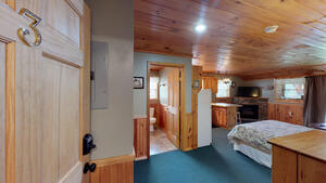Suite 3 Photo 3