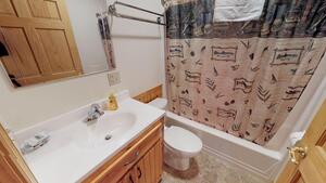 Suite 4 Photo 5