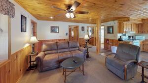 Suite 6 Photo 3