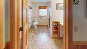 Suite 6 Photo 7