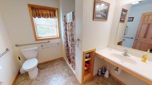 Suite 6 Photo 17