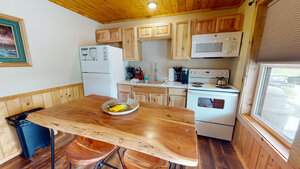 Suite 9 Photo 3