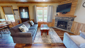 Suite 9 Photo 5