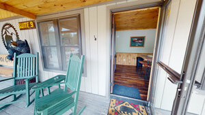 Suite 9 Photo 6